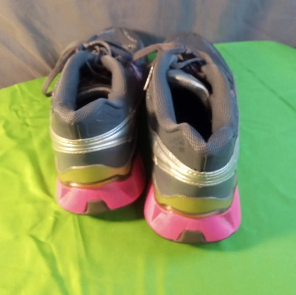 Underarmor Grey And Pink Athletic Running Shoes